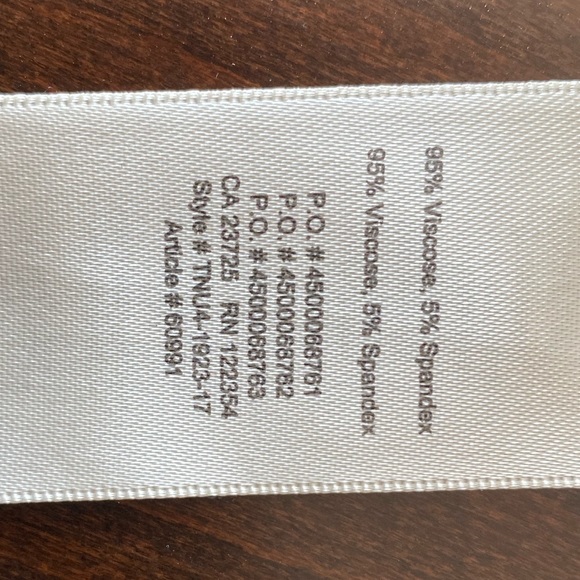 Aritzia Wilfred off the shoulder top.  Black colour.  Size XXS. - Picture 3 of 4